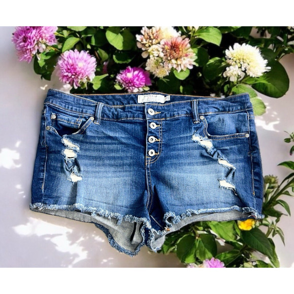 Torrid Distressed Button Fly Jean Shorts Sz 20 Dark Blue Wash Frayed Stretch - Picture 1 of 6